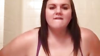 Chubby cutie squirting